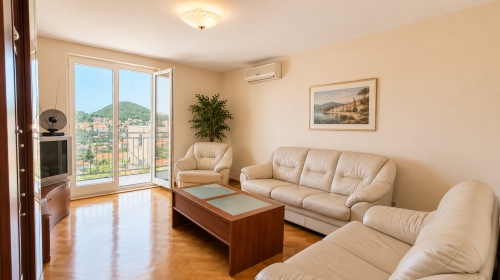 Komforan dvoetažni stan 97 m2 s pogledom na more  3 spavaće sobe | Garaža | Izvrsna lokacija! | Dubrovnik, Gruž