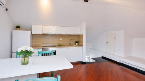 Dvoetažni stan cca 93 m2 | 4 spavaće sobe | Atraktivna pozicija | Dubrovnik