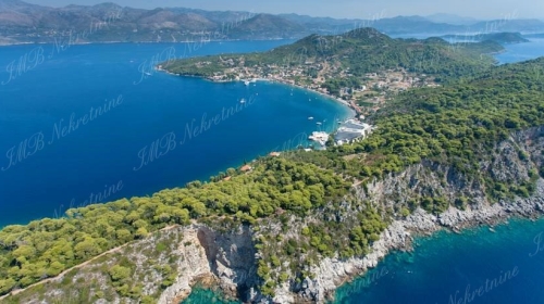 Attractive building plot 4113 m2 first row to the sea - Dubrovnik area