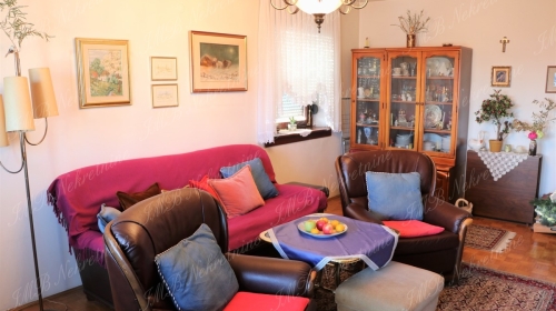 Spacious 4 room flat with loggia in Trešnjevka