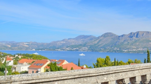 House approx. 130 m2 | 3 floors | Sea view | Proximity to facilities | Dubrovnik area, Cavtat