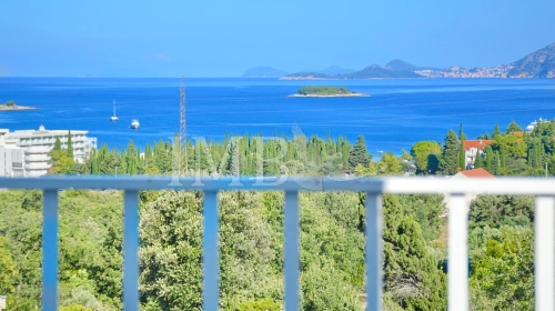 Attractive apartment 91,55 m2 | 2 bedrooms | Sea view | Beach proximity | Pool | Parking | Dubrovnik area, Cavtat