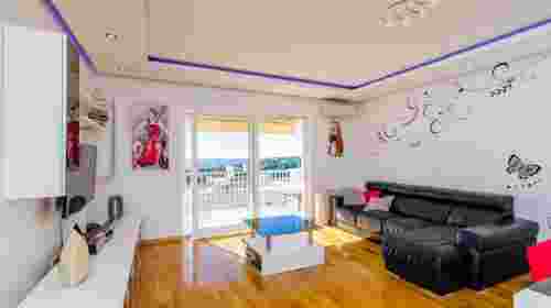 Attractive apartment app. 84 m2 | 2 bedrooms | Sea view | 2 garage parking places | Dubrovnik, Montovjerna