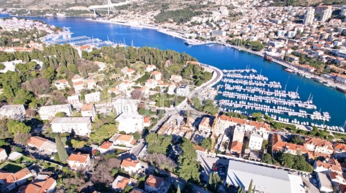 ATTRACTIVE OFFER!! | Building land approx. 670 m2 | Existing house with garage | Top location! | Dubrovnik
