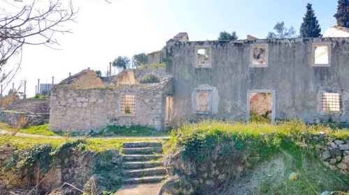 Ruševna kuća u mirnom okruženju - Dubrovnik okolica